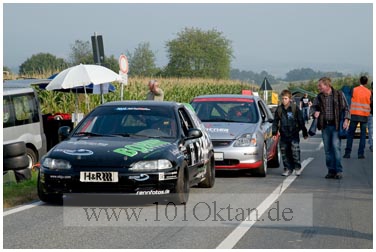 Autos+Fans im Fahrerlager