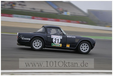 OGP090808_0835a_GT65%20R1_21%20Triumph%20TR4_w370.jpg