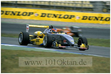 Timo Glock vor Nico Rosberg